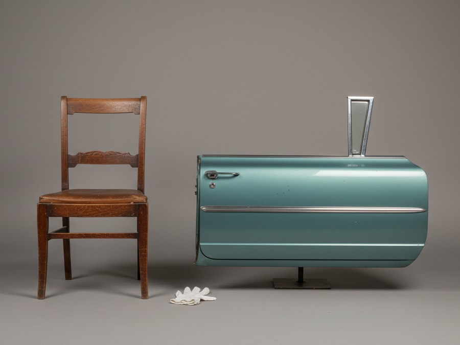Konteks Khusus: Furniture vs Mobil Klasik