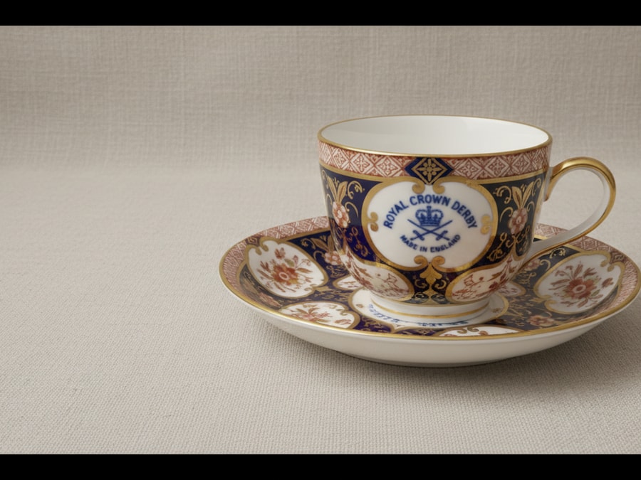 Tanda Royal Crown Derby